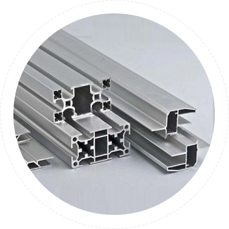 年產(chǎn)鋁型材達(dá)24000多噸、100多個(gè)系列產(chǎn)品、10條擠壓生產(chǎn)線、員工500余名